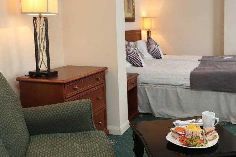 Barons Court Hotel วอลซอลล์ ภายนอก รูปภาพ