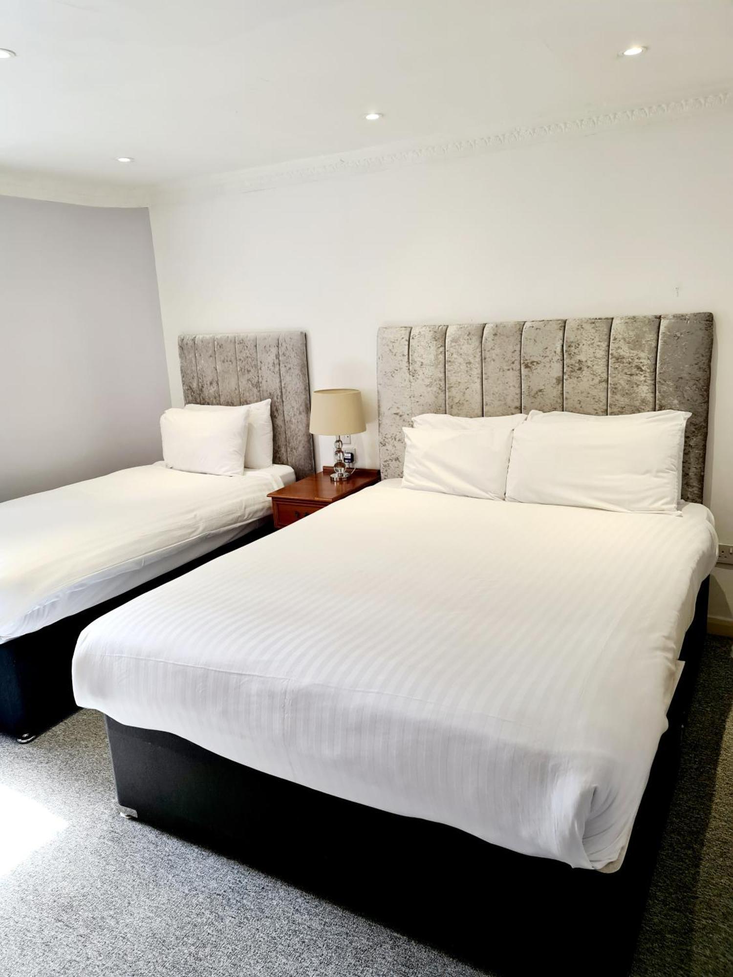 Barons Court Hotel วอลซอลล์ ภายนอก รูปภาพ