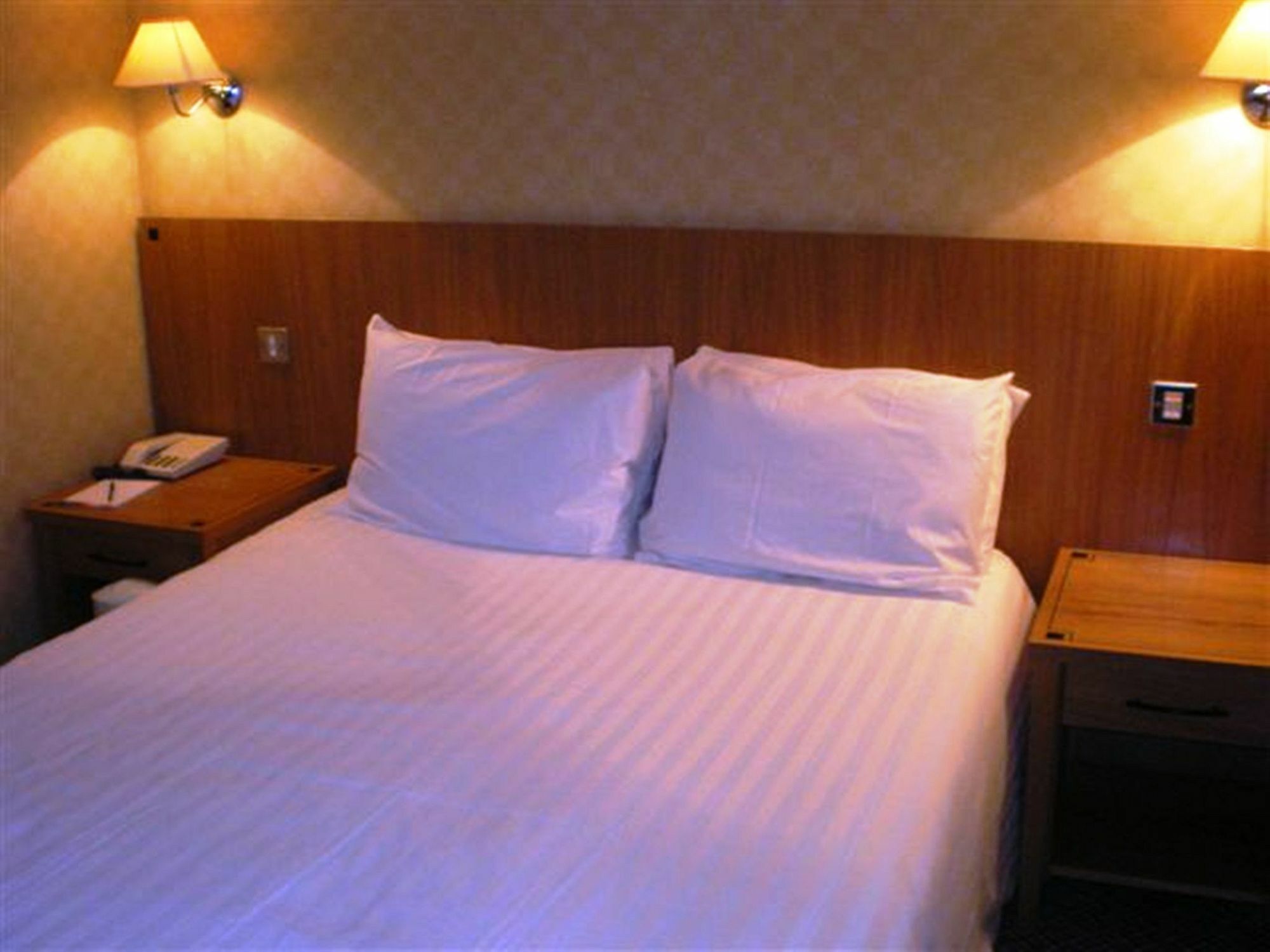Barons Court Hotel วอลซอลล์ ภายนอก รูปภาพ
